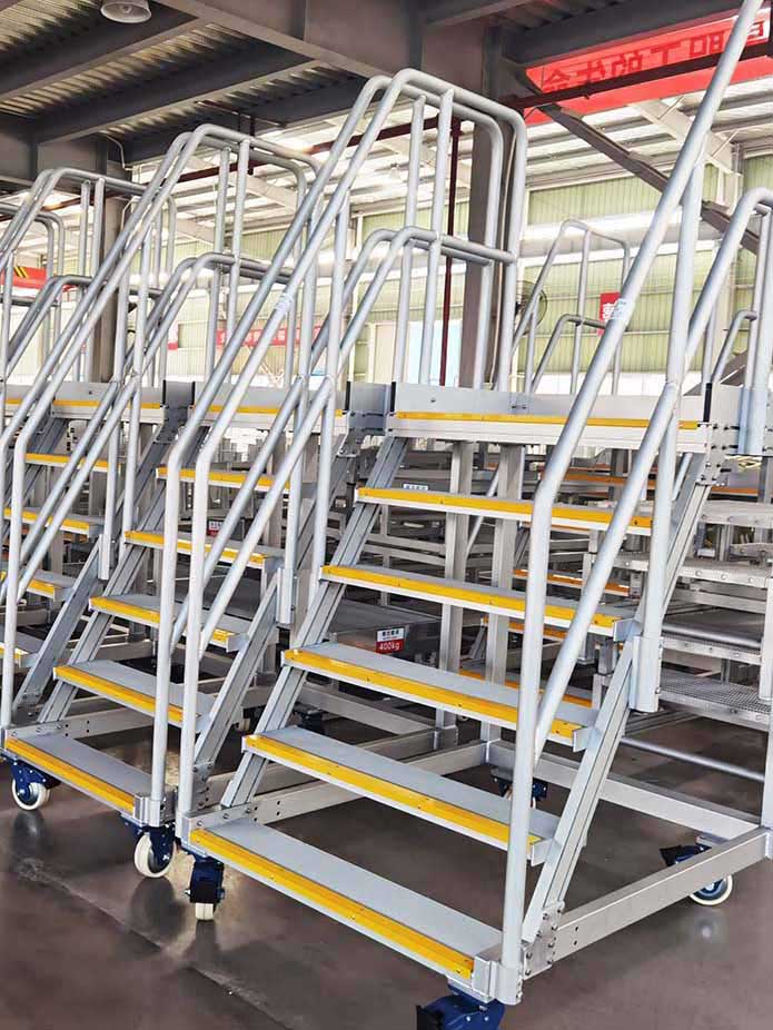移動(dòng)平臺(tái)梯